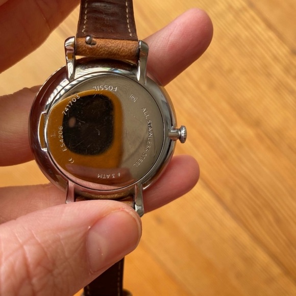 Fossil watch with leather band - Picture 3 of 10